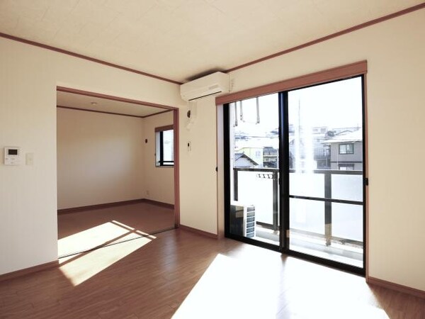 居室(同イメージ反転)