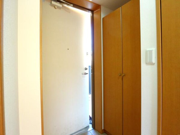 玄関周り(同イメージ反転)