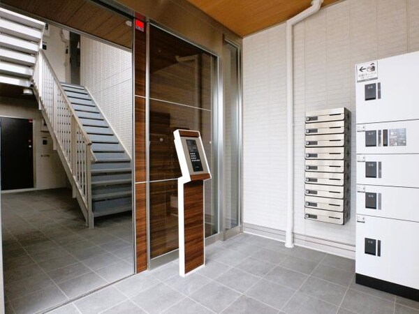 建築中