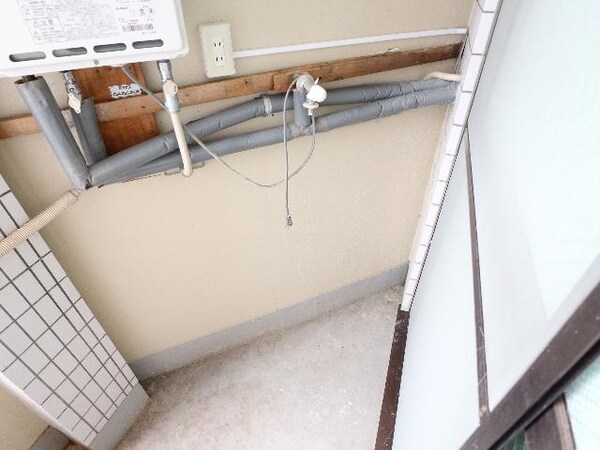 その他設備(室外洗濯機置き場)