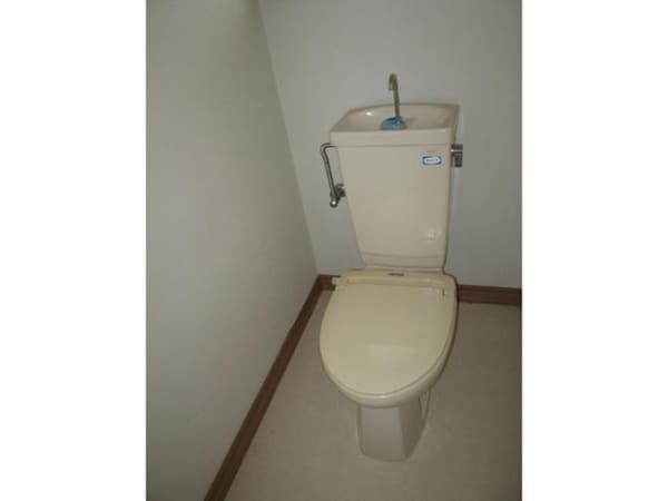 トイレ(手洗い付きタンク)