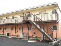 東北本線 須賀川駅 2階建 築35年の外観写真