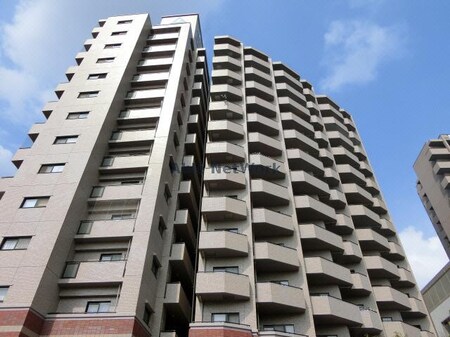 サーパスシティ新屋敷一番館外観写真