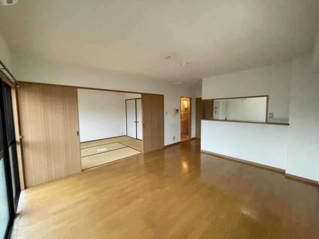 物件内観写真4　(同型　現況優先)