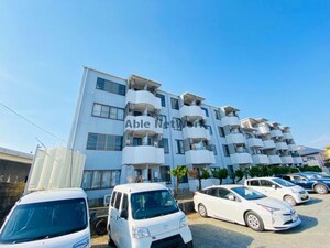 辻󠄀産業第１６ビル外観写真