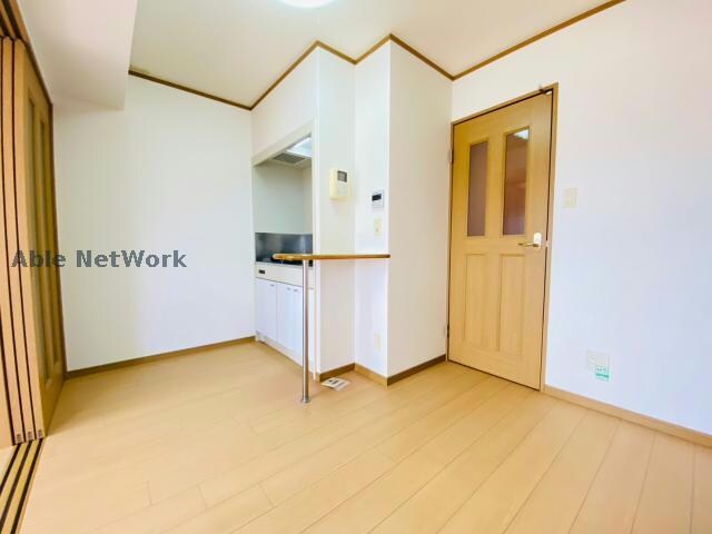 物件内観写真4　(同型　現況優先)