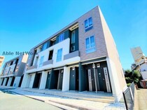 ニューエンパイヤの外観写真