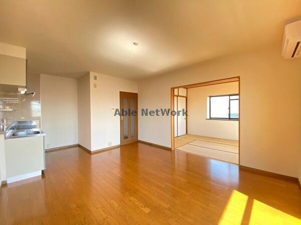 リビングダイニング