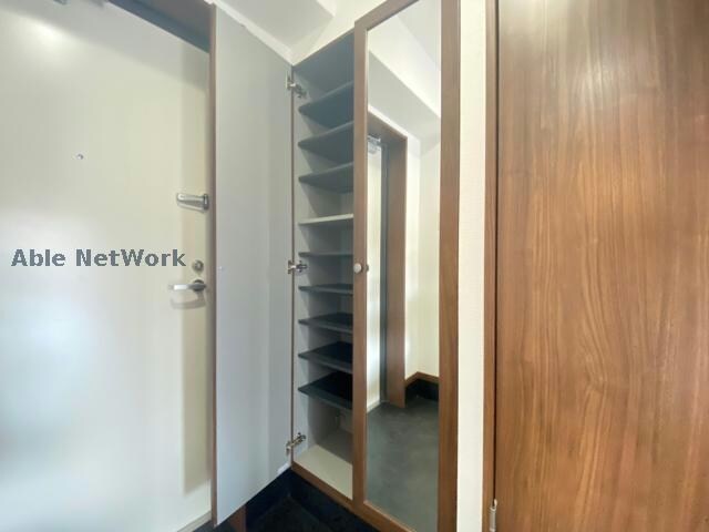 物件内観写真13　(※同型反転・現況優先、床色は異なる場合がございます)