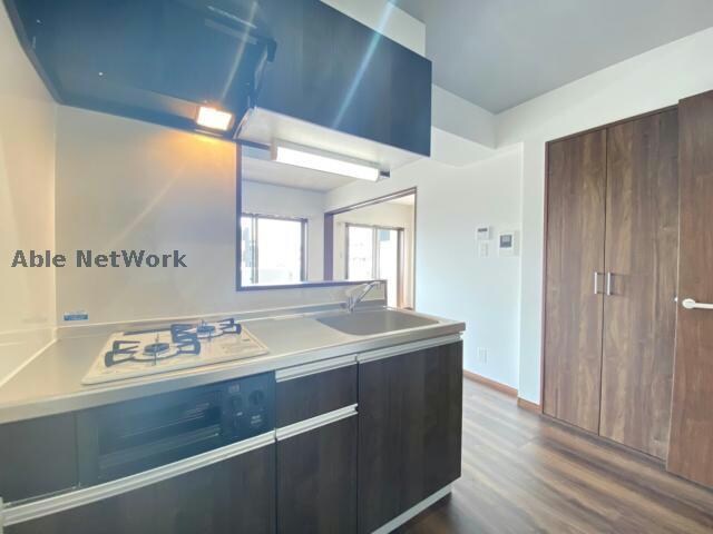 物件内観写真17　(※同型反転・現況優先、床色は異なる場合がございます)