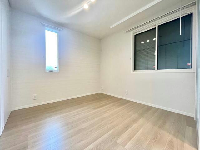 物件内観写真5　(同型　現況優先)