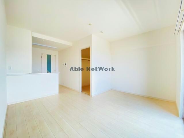 物件内観写真4　(同型　現況優先)