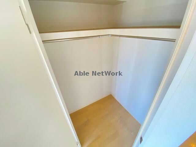 物件内観写真4　(同型　現況優先)