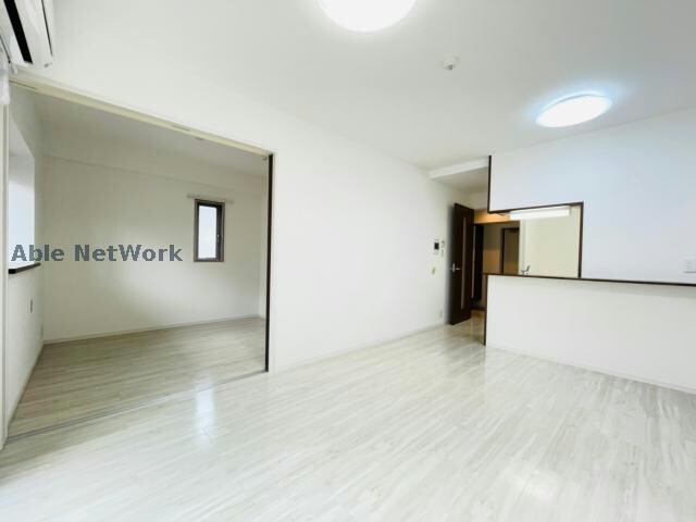 物件内観写真2　(同型　現況優先)