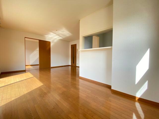 物件内観写真3　(同型　現況優先)