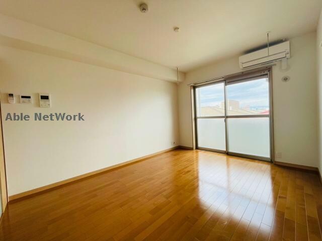 物件内観写真4　(別号室写真・現況優先。)