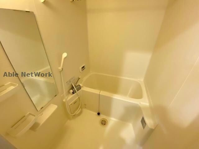 物件内観写真8　(※同型反転　現況優先)