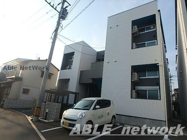 物件外観写真1　(同型モデル)