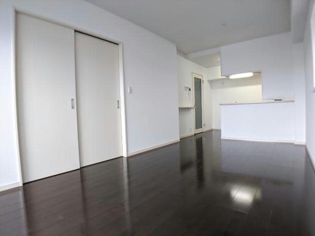 物件内観写真2　(同型モデル)