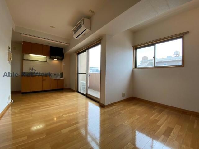 物件内観写真2　(※同型・現況優先)