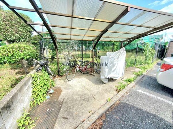 駐輪場