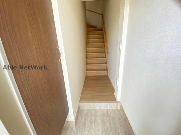 玄関回り(※同型反転)