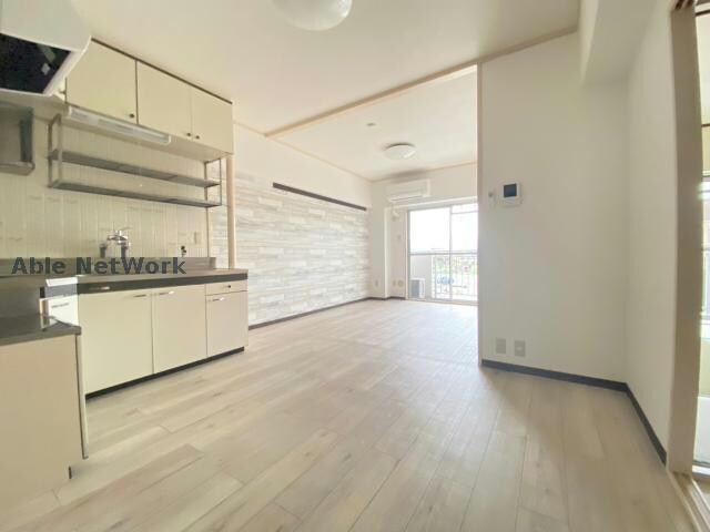 物件内観写真3　(同型タイプ・現状優先)