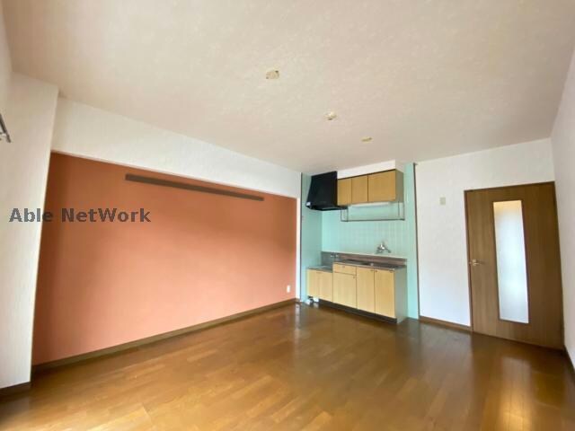 物件内観写真2　(同型反転　現況優先)