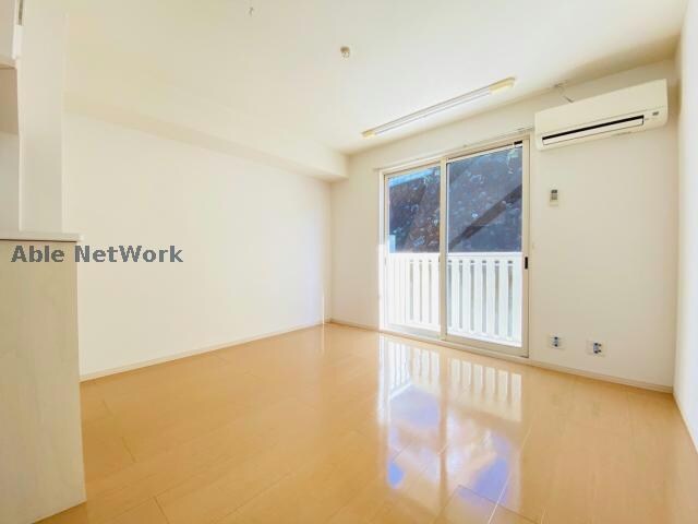 物件内観写真5　(同型別号室写真)