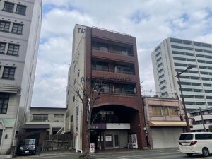 湛ビル外観写真