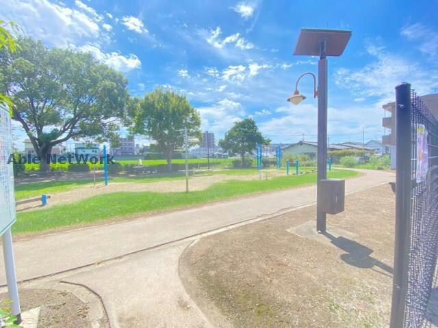 物件外観写真7　(山ノ内中央公園)