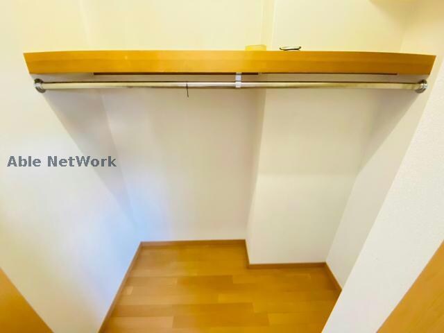 物件内観写真8　(同物件別号室の写真)