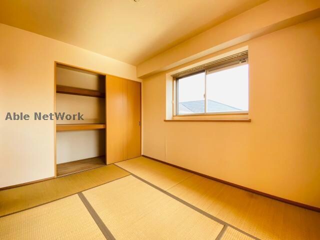 物件内観写真12　(同物件別号室の写真)