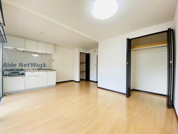 リビングダイニング(同型別号室)