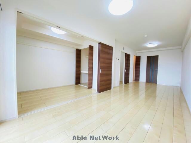 物件内観写真9　(同型反転)