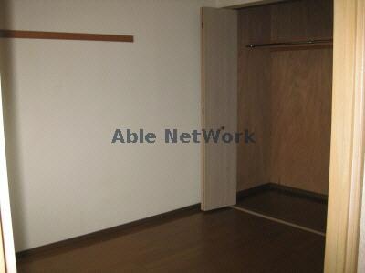 物件内観写真4　(洋室6.8帖)