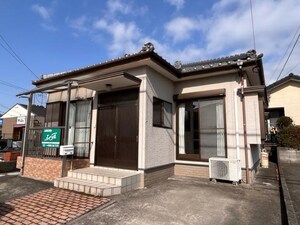 東貸家(鷹尾2丁目)外観写真