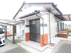 中元貸家外観写真