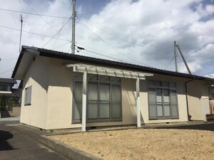 本間貸家外観写真
