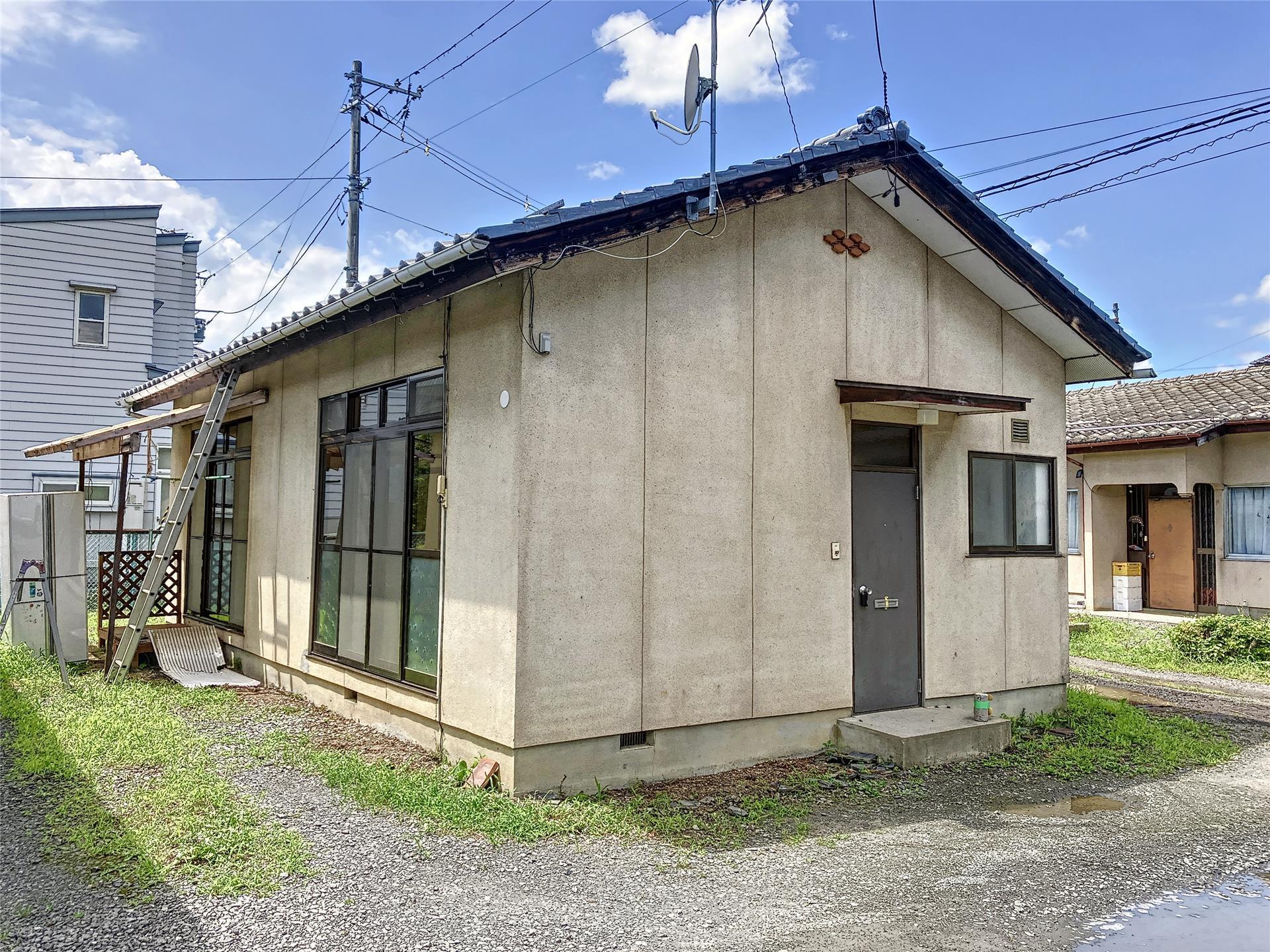 丹治貸家（八木田）