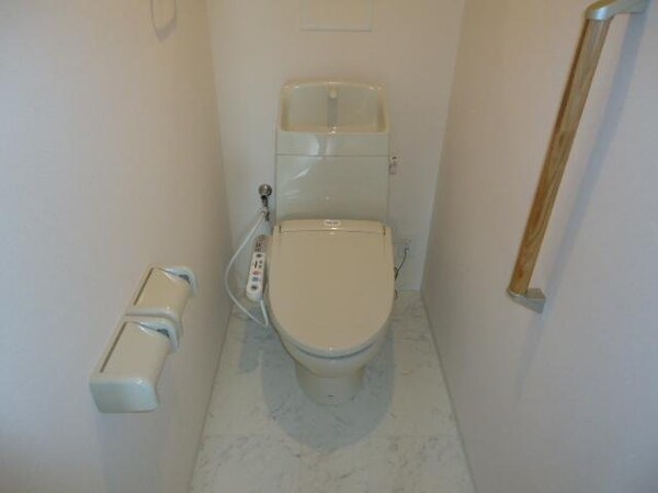 トイレ(シャワー付トイレ)