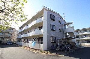 ビーキーパーズ　中Ⅱ号館外観写真