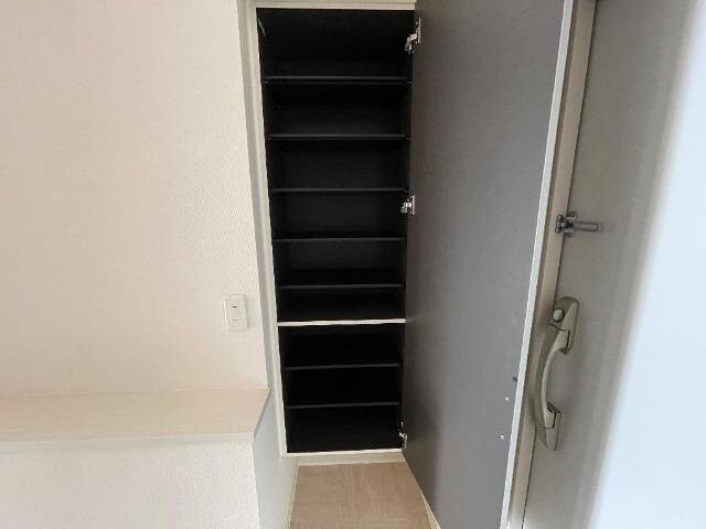 物件内観写真18　(下駄箱)