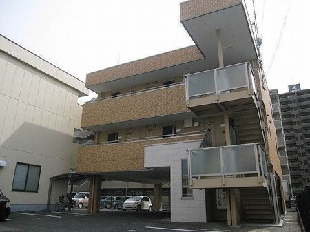 クルーズイン外観写真