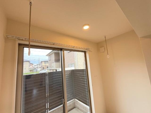 物件内観写真16　(室内物干し（イメージ）)