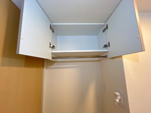 物件内観写真20　(洗濯機置場上部棚（イメージ）)