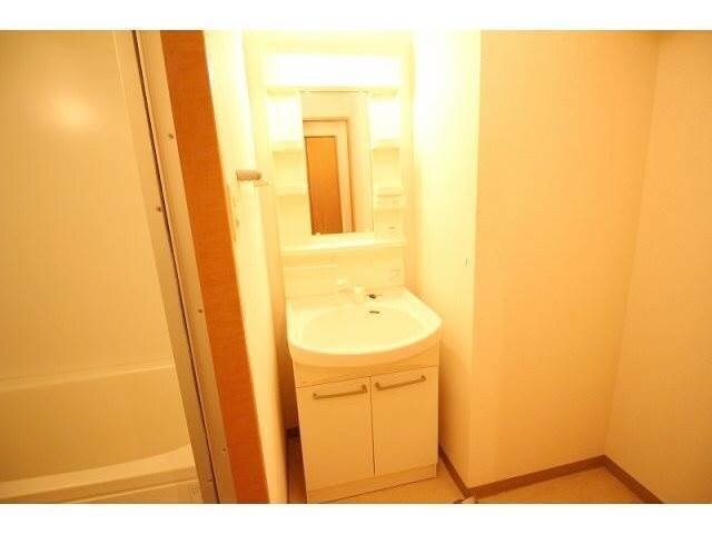 物件内観写真11　(独立洗面台)