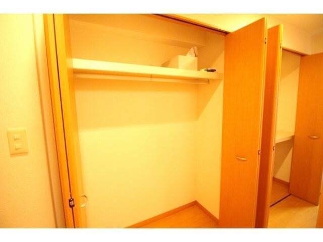 物件内観写真12　(洋室　収納)