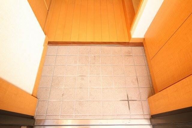 物件内観写真13　(玄関)