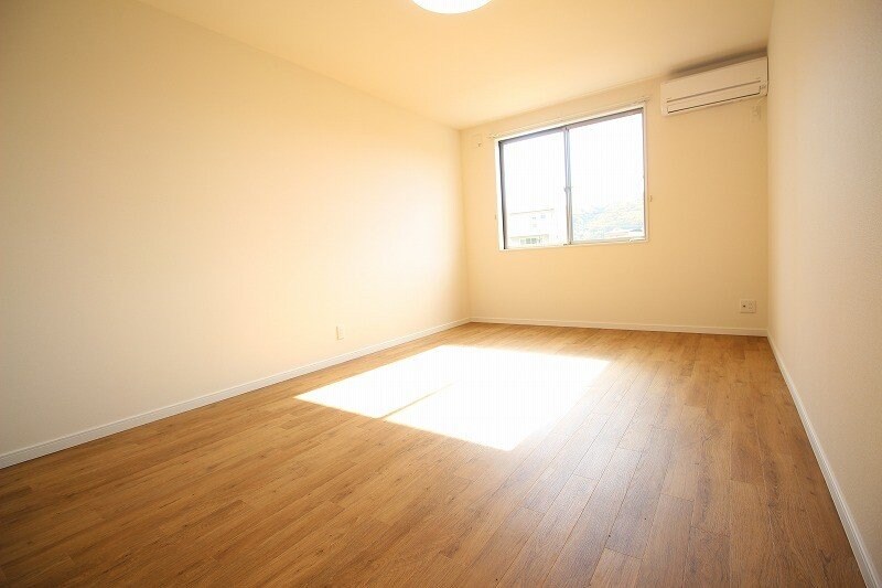 物件内観写真13　(洋室1)